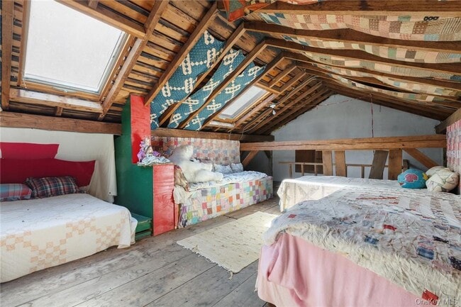 Building Photo - 31 Kittredge Dr