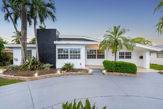 Building Photo - 19720 NE 26th Ave