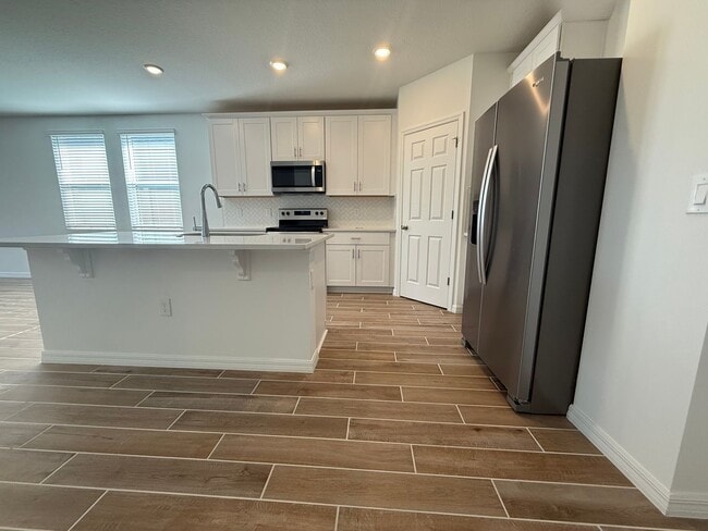 Building Photo - Stunning Eden Hills Home