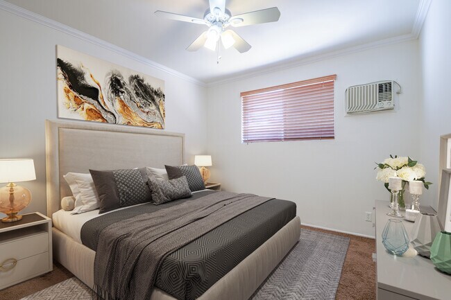 Virtually staged - 4916 Hazeltine Ave