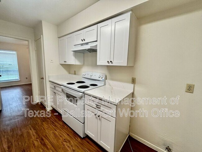 Building Photo - 1410 Birmingham Dr