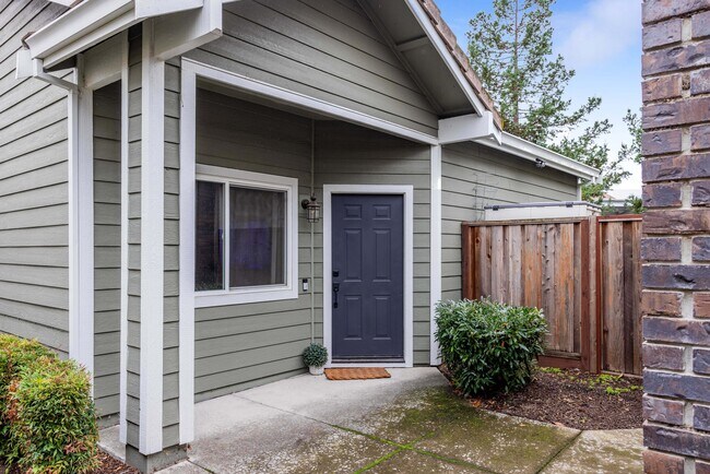 Building Photo - 1954 Bristol St