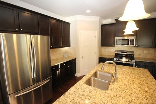 Building Photo - Brookside Crossing!
