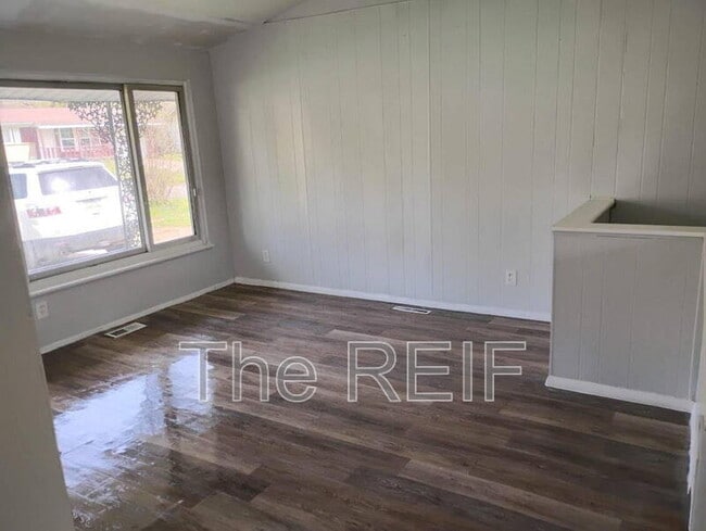 Building Photo - 6223 Cypress Dr