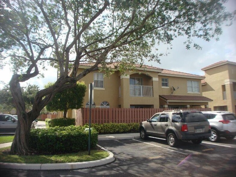 Primary Photo - 5403 SW 126th Ter