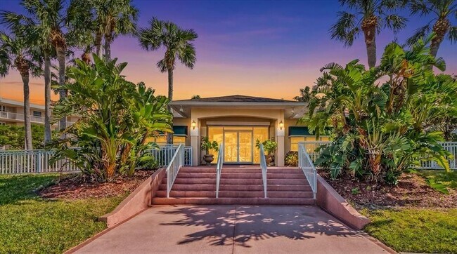 Building Photo - 6425 Shoreline Dr