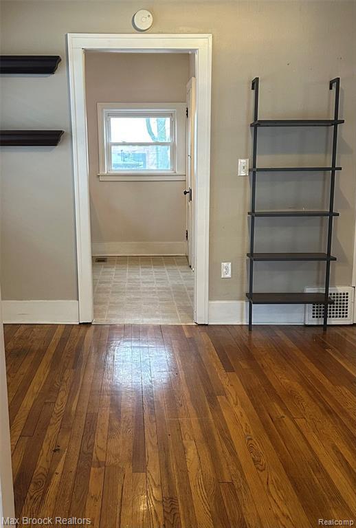 Building Photo - 264 E Breckenridge St