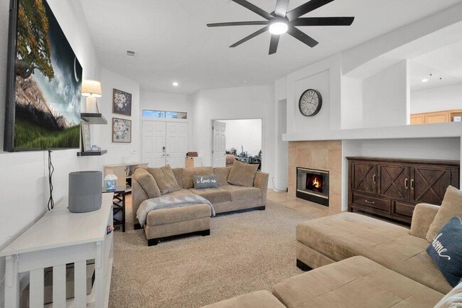 Building Photo - 45180 Debbie Dr