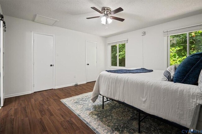 Building Photo - 3 Bedroom Townhome in Henrico!!!