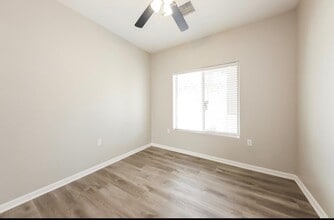 Building Photo - 1707 David Dr