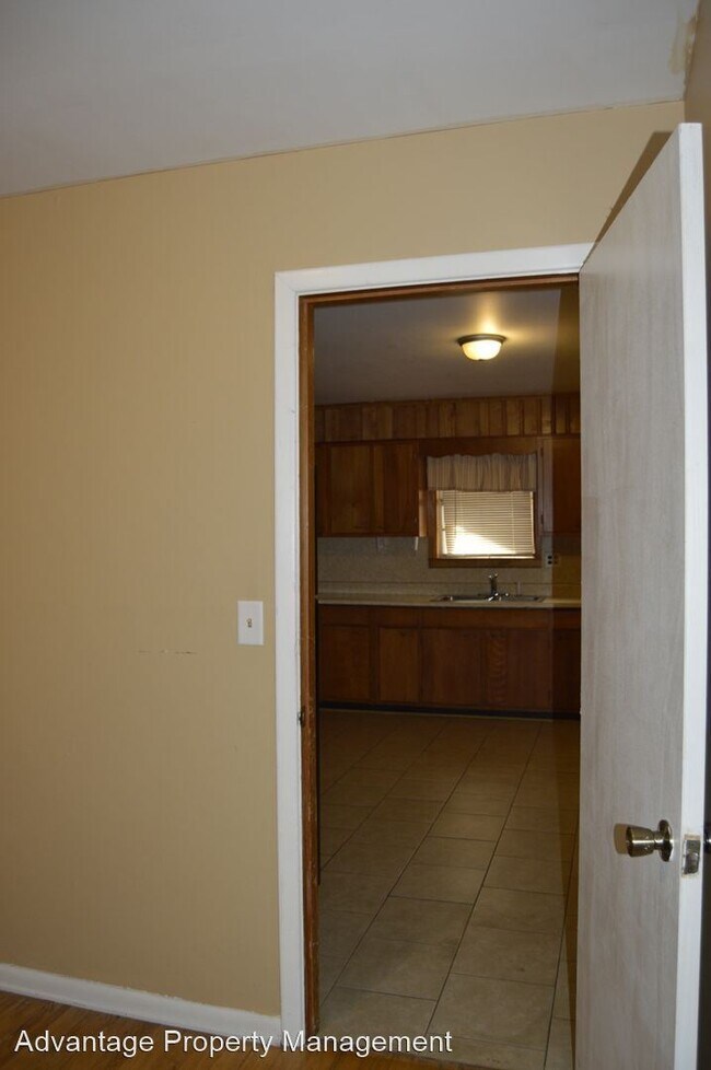 Building Photo - 3 br, 2 bath House - 1611 Chenault Dr SE
