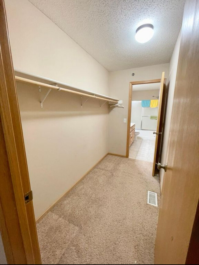 Closest walk to the bathroom - 10172 Stutz Ct NE