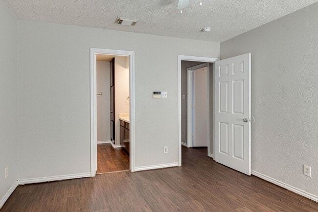 Building Photo - Updated 2022