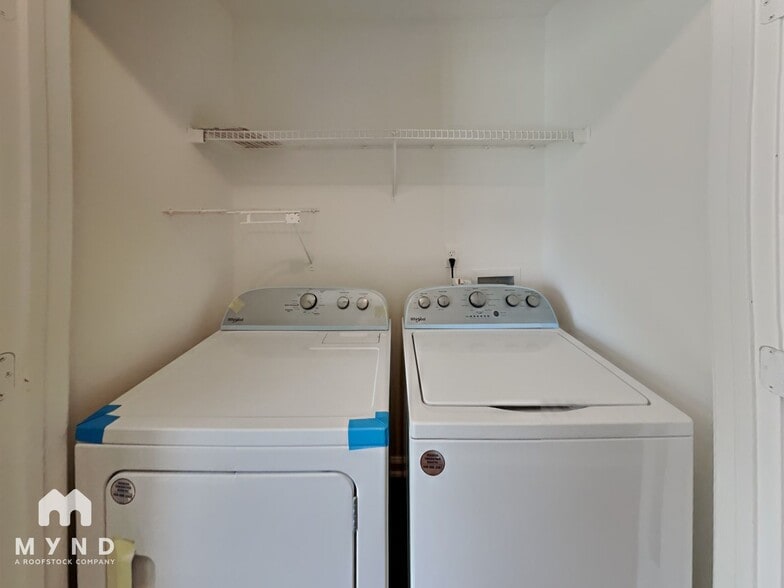 Building Photo - 107 Bridge View Dr