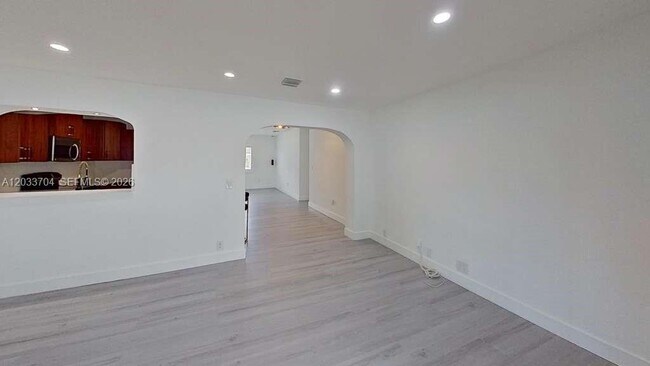 Building Photo - 3030 SW 96th Ave