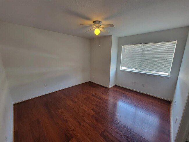 Building Photo - 812 Sagewood Trail