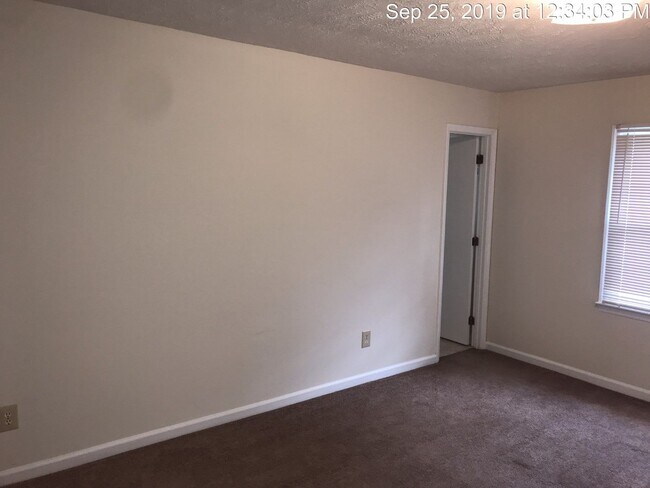 Building Photo - 7035 Darnell St