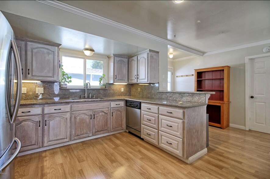 Building Photo - 157 Newbury Ln