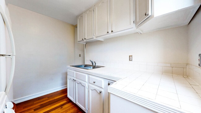 Building Photo - 2850 Chadwick Cir