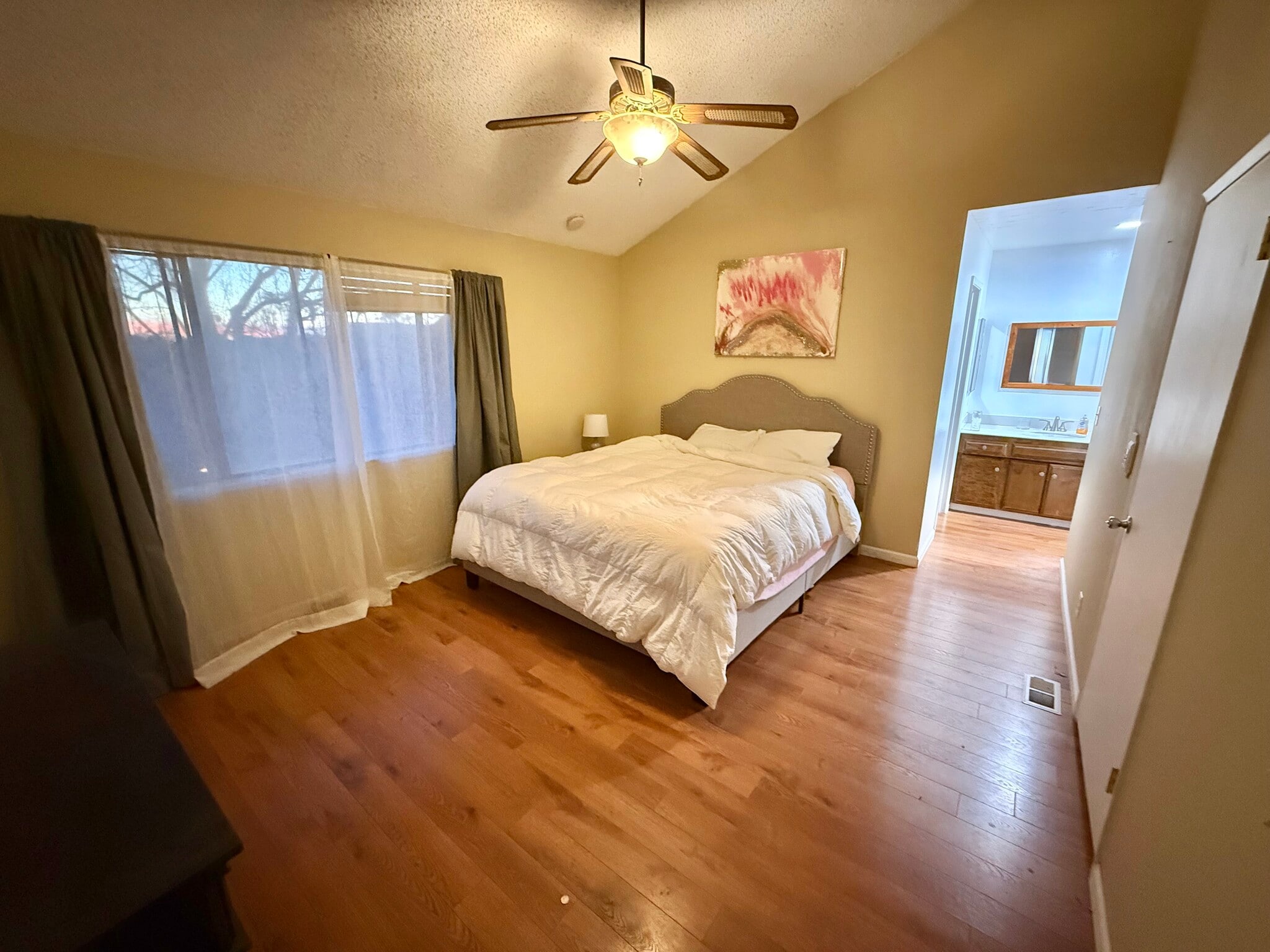 Building Photo - 1868 Cherokee Dr