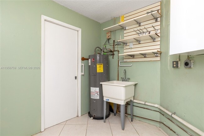 Building Photo - 9360 Chelsea Dr S