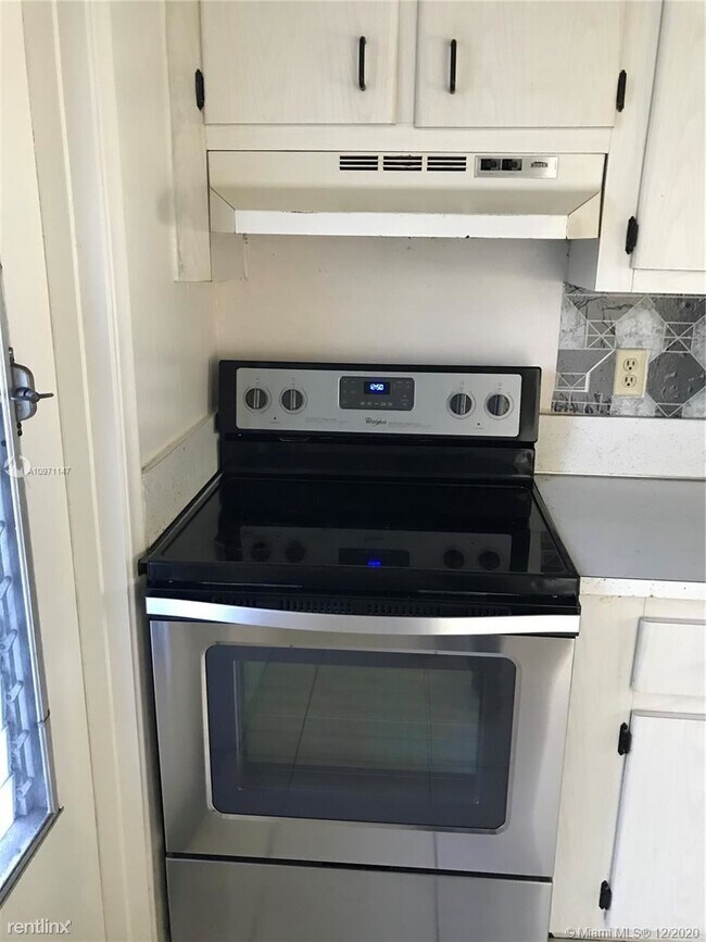 Building Photo - 2 br, 1 bath Condo - 381 N State Road 7 # 441