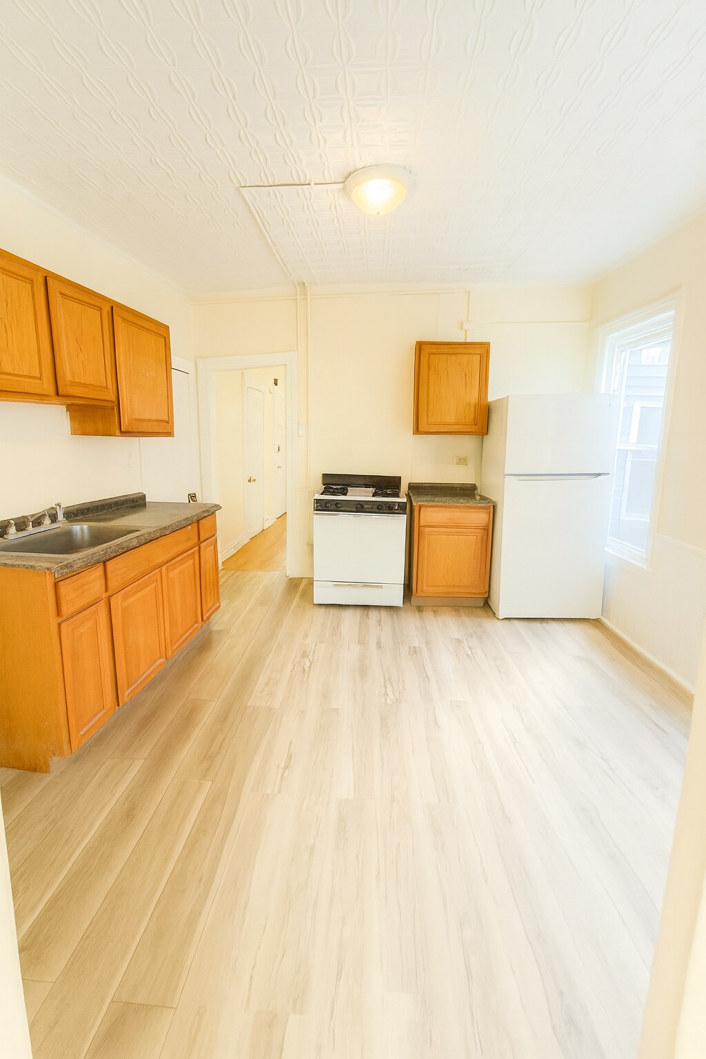 Building Photo - 107 2nd Ave