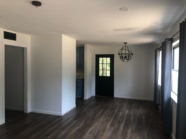 Building Photo - Cute 3 Bedroom House in Longview ISD