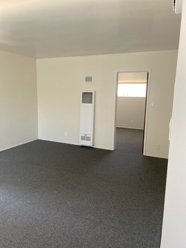 Building Photo - 2924 W El Segundo Blvd