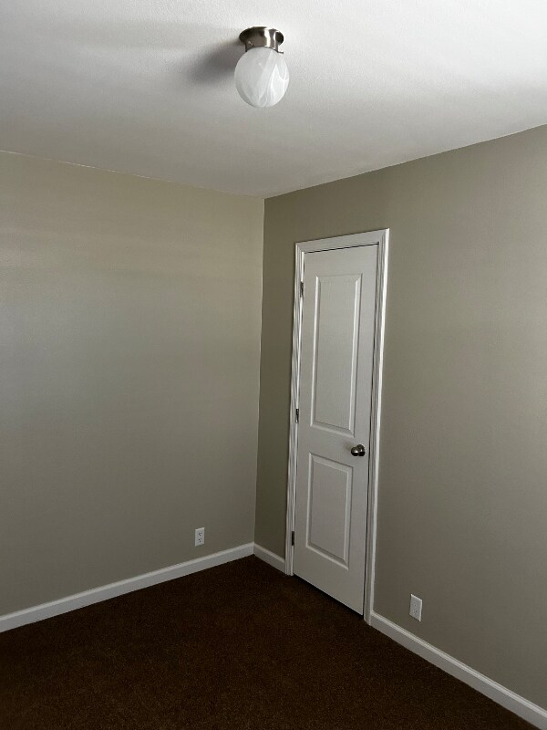 Building Photo - 2959 Portsmouth Dr