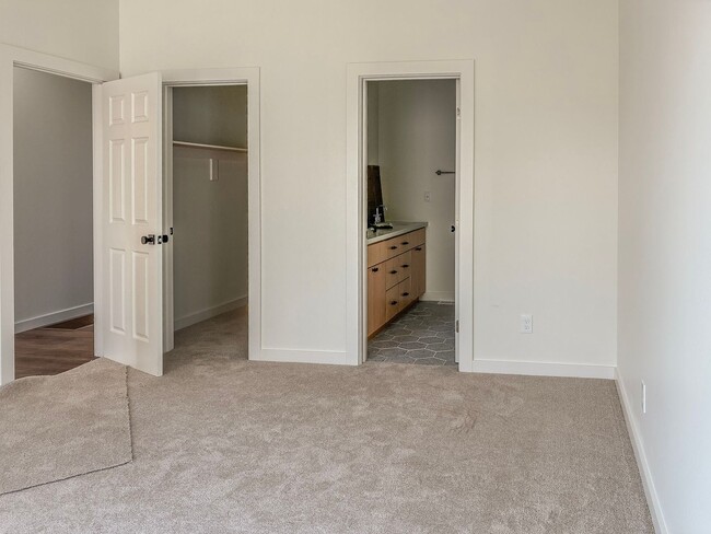 Building Photo - *** 3 Bedroom New Build In SE ! ONE MONTH FREE !!!!