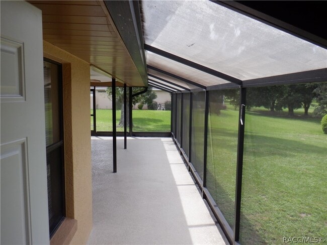 Building Photo - 335 E Falconry Ct