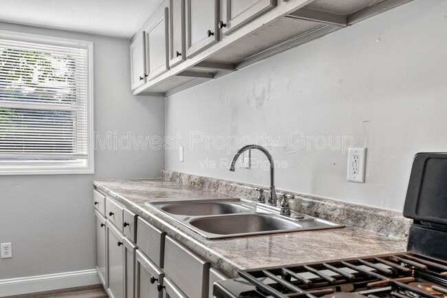 Building Photo - 273 Roderick Dr