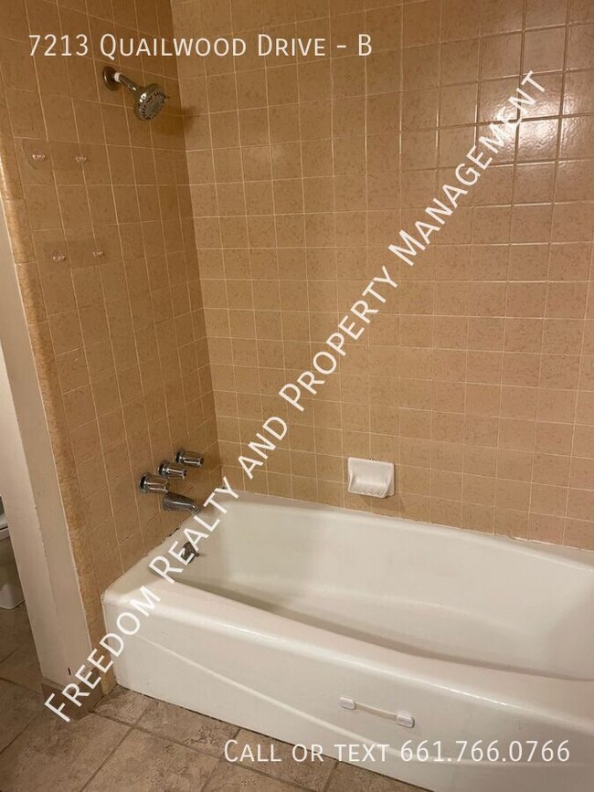 Building Photo - 7213 Quailwood Dr
