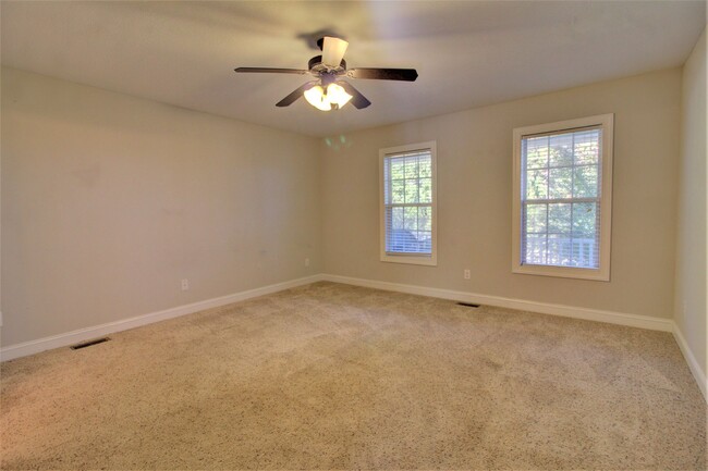 Building Photo - Beautiful 4 Bedroom Home in Sneads Ferry w...