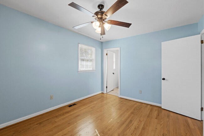 Building Photo - Charming 3 Bedrooms, 1.5 Bath Ranch Home Minutes From Lake Cooley