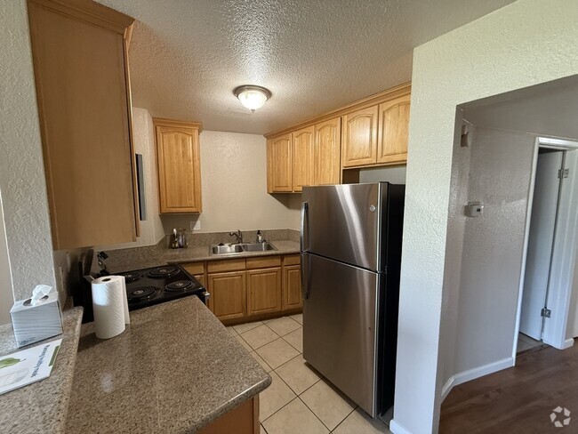 Building Photo - 6031 Northcrest Cir