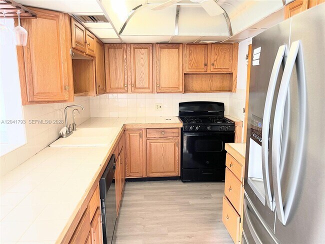 Building Photo - 8024 Tatum Waterway Dr