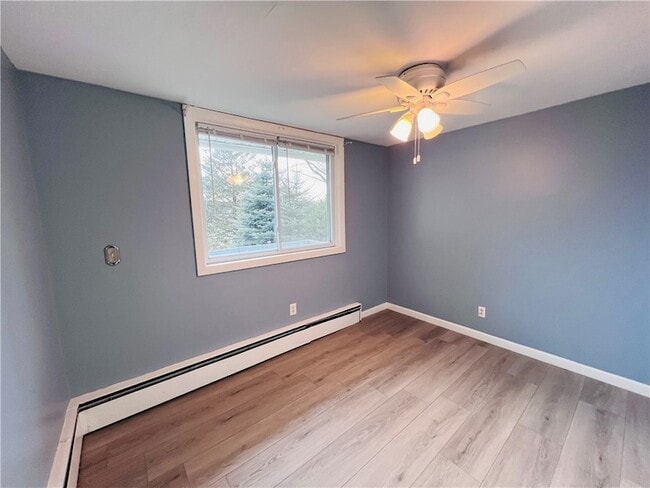 Building Photo - 93 Grand View Dr