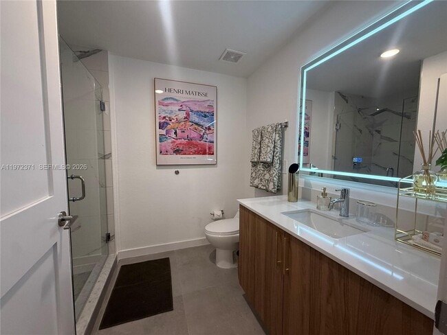 Building Photo - 2001 Van Buren St