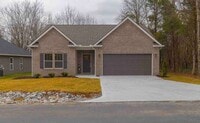 Building Photo - Loudon 37774 - Charming 2 bedroom, 2 bath home with a 2-car garage - Contact Susan Niedergeses (8...
