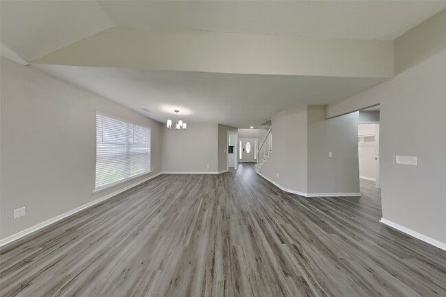 Building Photo - 802 Sierra Lake Dr