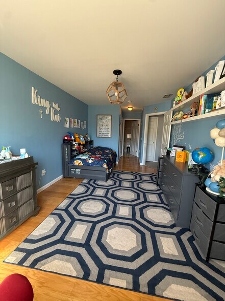 Building Photo - 334 Bowler Ct