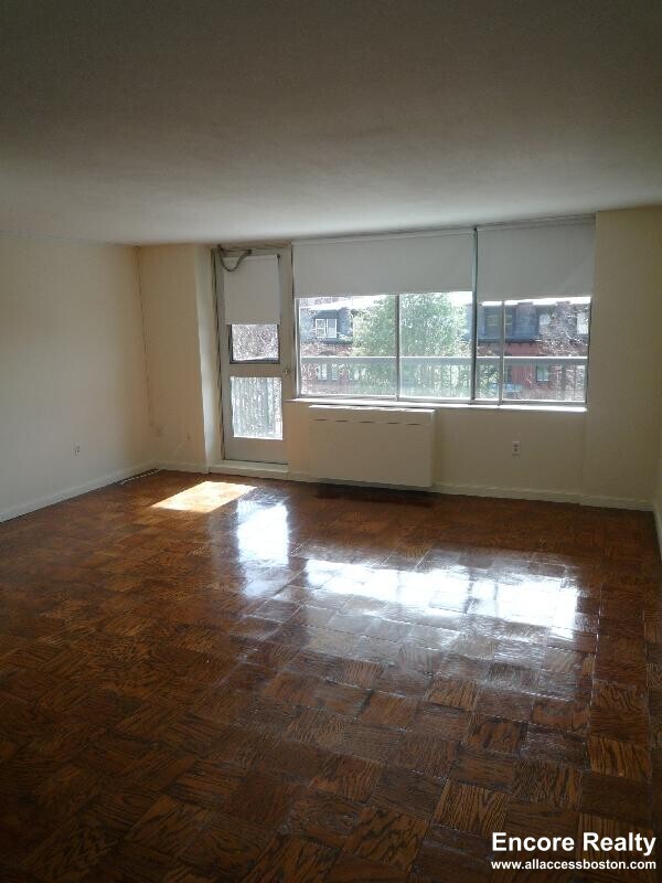 Building Photo - 16 Monmouth Ct