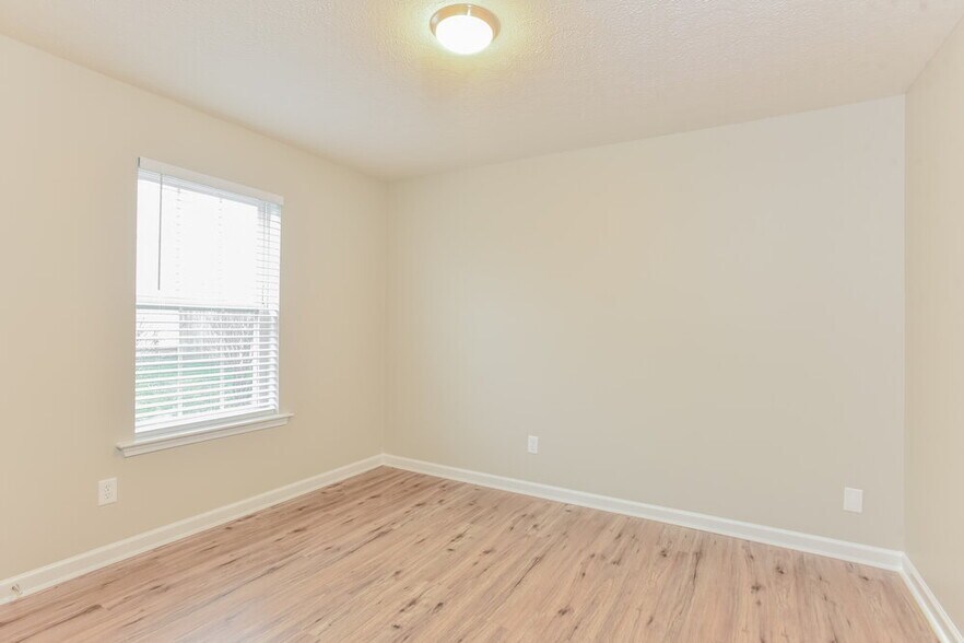 Building Photo - 1147 Benton Mason Dr