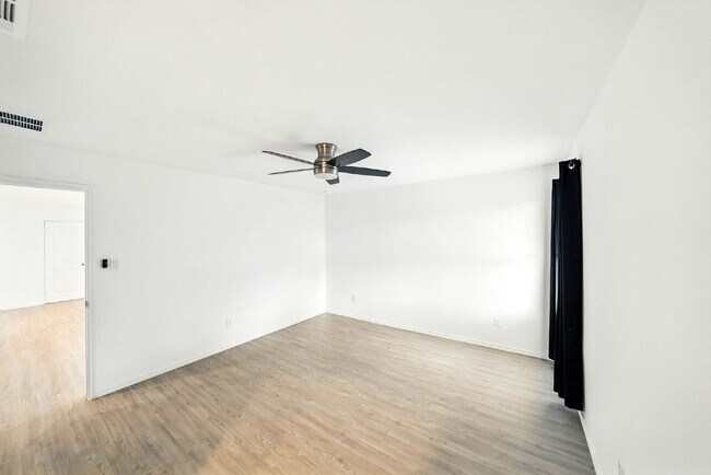 Building Photo - 3 Bedroom Single-Story Home for Rent with ...