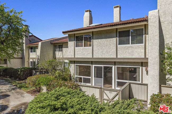 Building Photo - 106 Cresta Verde Dr