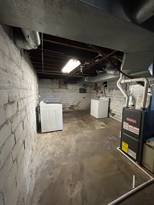 Washer & Dryer in Basement - 923 42nd St