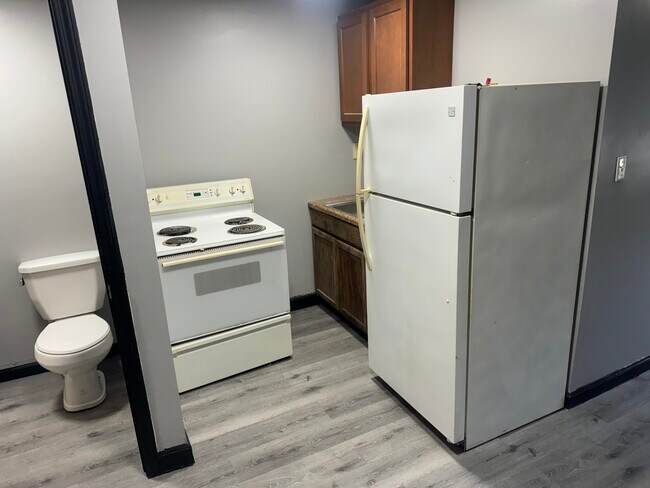 Building Photo - 409 Clayton St