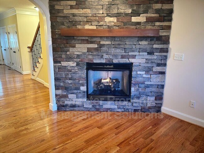 Building Photo - 18 Spring View Dr